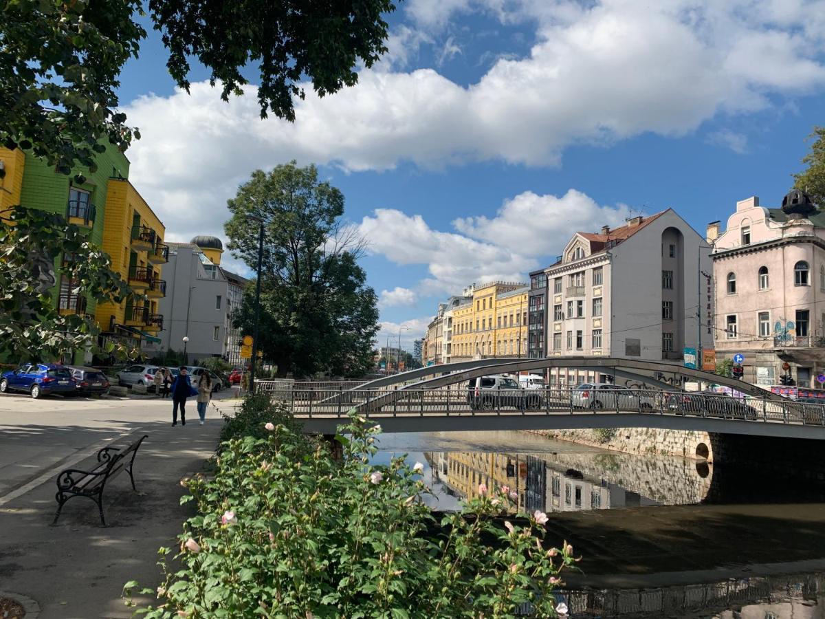 Franca-Free Parking Apartment Sarajevo Luaran gambar