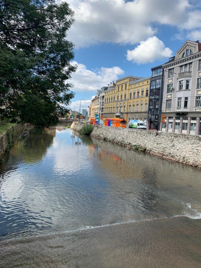 Franca-Free Parking Apartment Sarajevo Luaran gambar